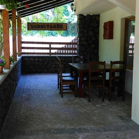 Pensiunea Trei Ponei Corbeni Exterior foto