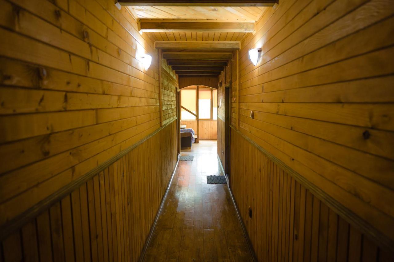 Pensiunea Trei Ponei Corbeni Exterior foto