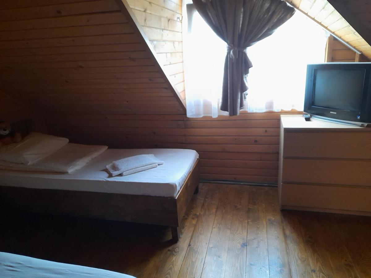 Pensiunea Trei Ponei Corbeni Exterior foto