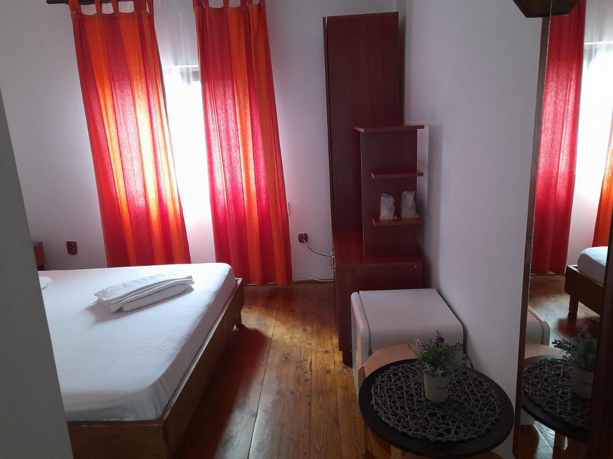 Pensiunea Trei Ponei Corbeni Exterior foto