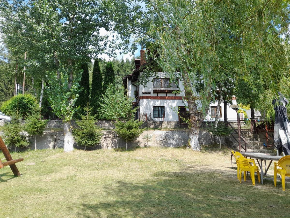 Pensiunea Trei Ponei Corbeni Exterior foto