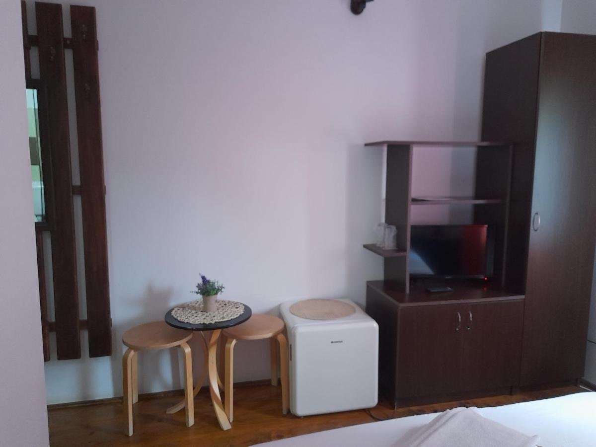Pensiunea Trei Ponei Corbeni Exterior foto