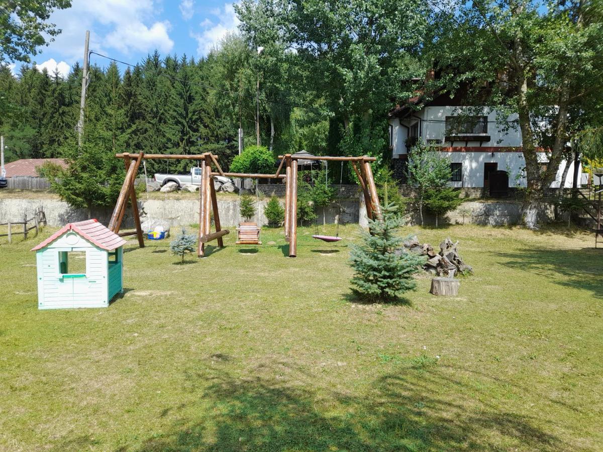 Pensiunea Trei Ponei Corbeni Exterior foto