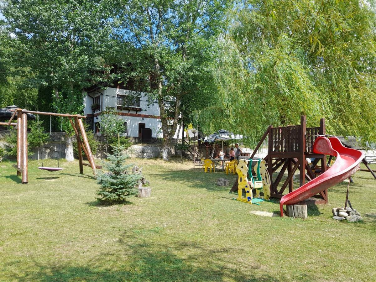 Pensiunea Trei Ponei Corbeni Exterior foto