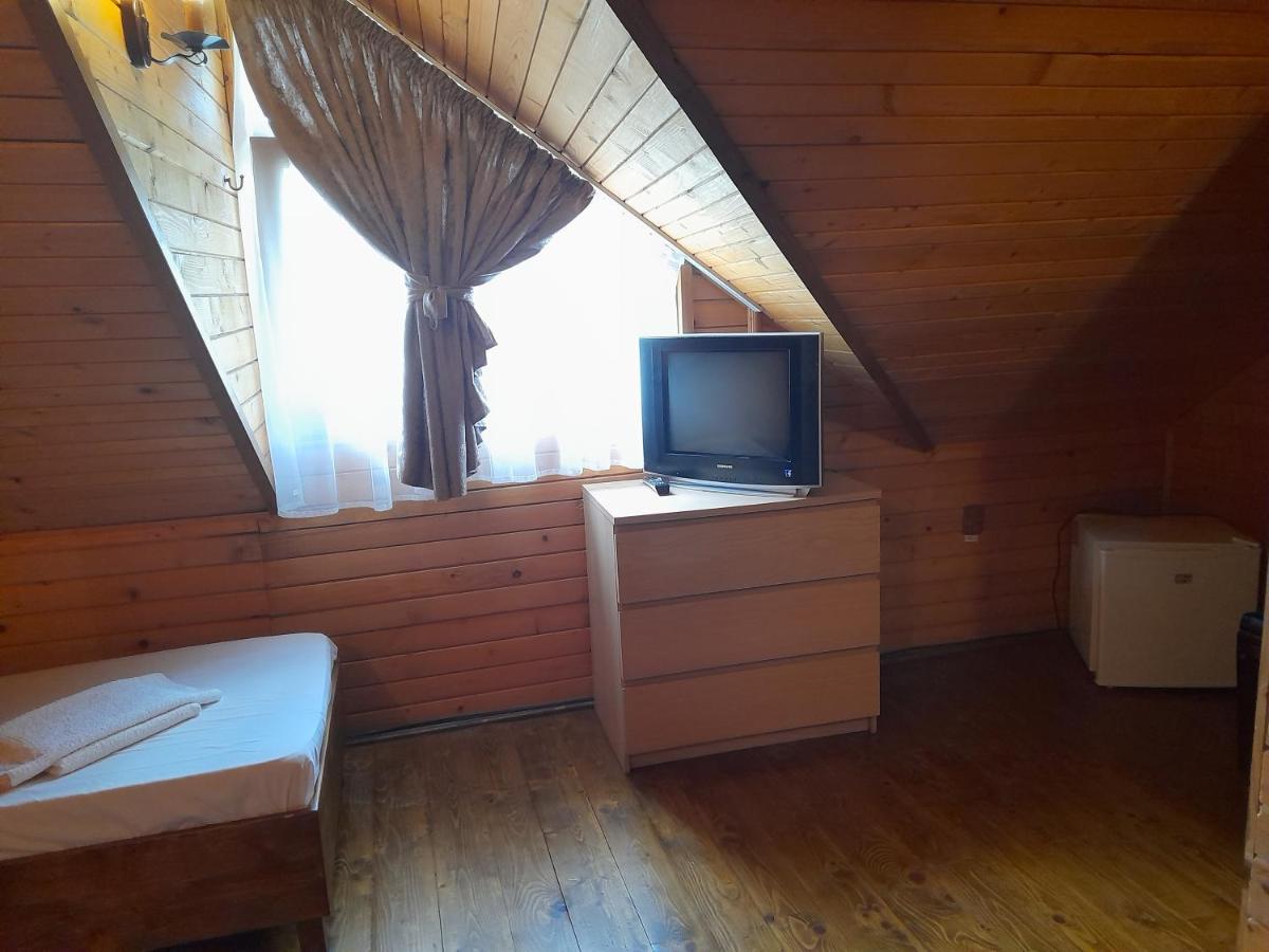 Pensiunea Trei Ponei Corbeni Exterior foto