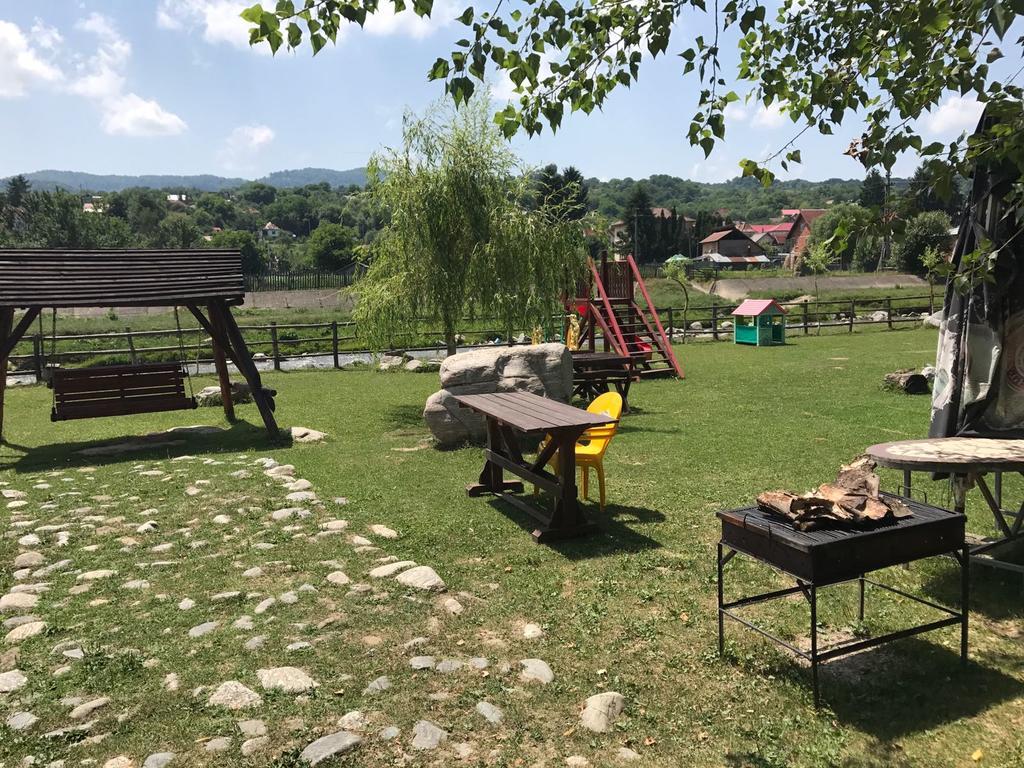 Pensiunea Trei Ponei Corbeni Exterior foto