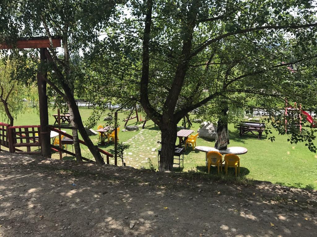 Pensiunea Trei Ponei Corbeni Exterior foto