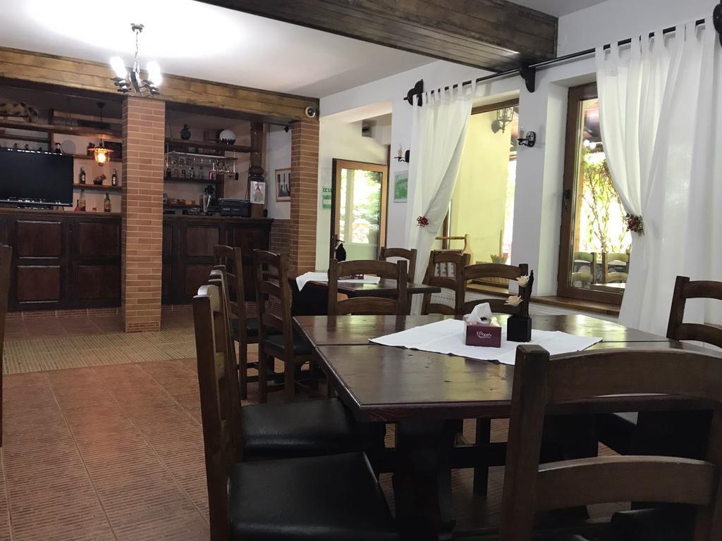 Pensiunea Trei Ponei Corbeni Exterior foto