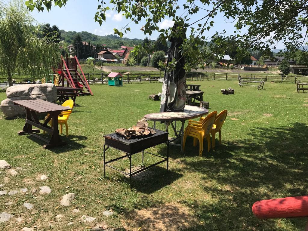 Pensiunea Trei Ponei Corbeni Exterior foto